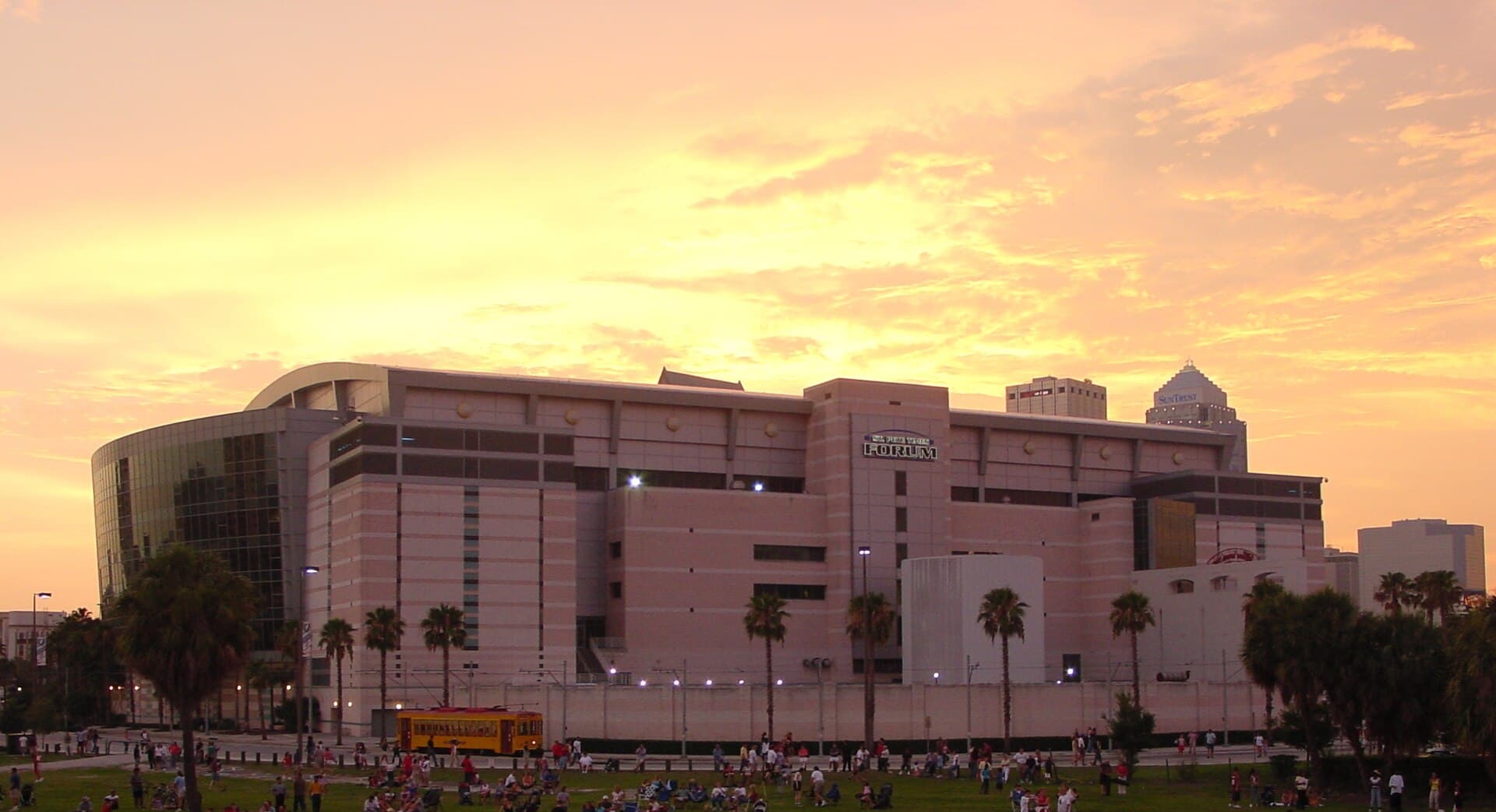 Lightning Open Home Season Tonight Against Capitals With Blue Carpet Walk Downtown